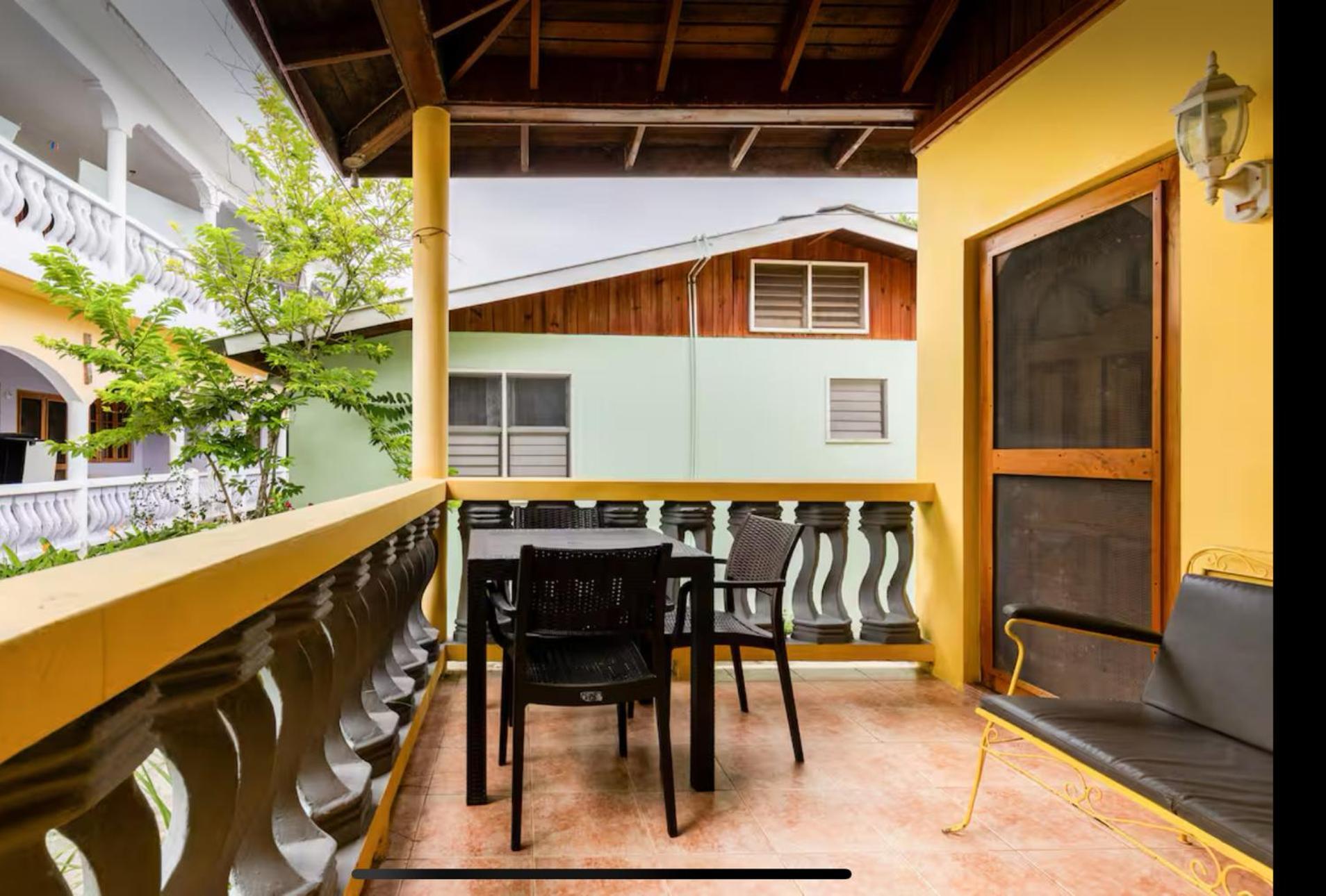 R&V Villa Negril Exterior photo